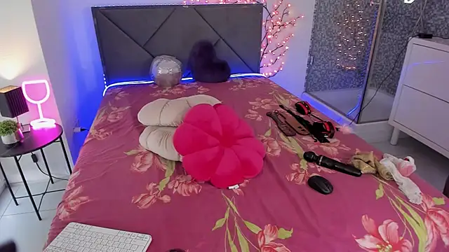 CassieEvans online show from 9, 9, 2025