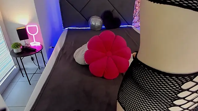 CassieEvans online show from 26, 9, 2025