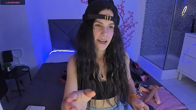 CassieEvans online show from 17, 7, 2026
