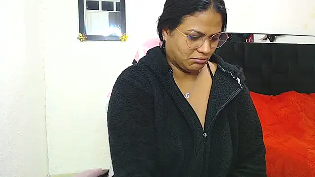 SweetAlmaa online show from 17, 2, 2025