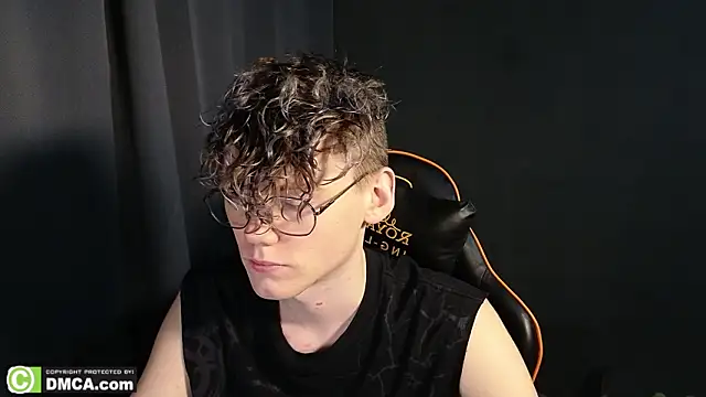 Snapshot of Keytaro chatting on 1, 2, 2026 Keytaro online show from 1, 2, 2026