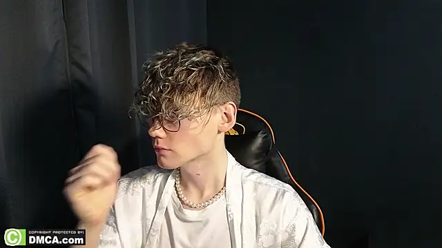 Snapshot of Keytaro chatting on 4, 2, 2026 Keytaro online show from 4, 2, 2026