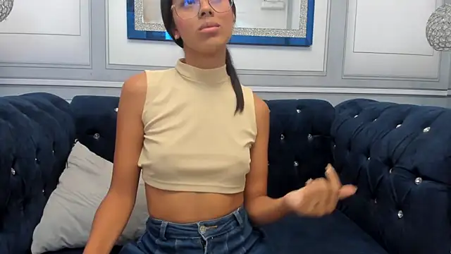Isa little4u online show from 26, 12, 2024