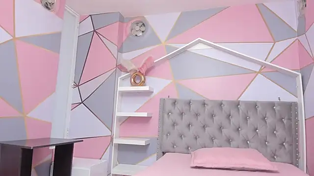 Isa little4u online show from 10, 2, 2025