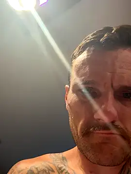 UnCuTupTheBuTT online show from 17, 9, 2025