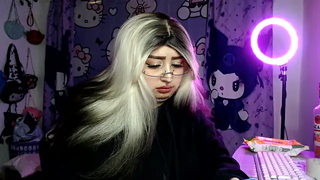 Snapshot of lussyevans24 chatting on 12, 6, 2026 lussyevans24 online show from 12, 6, 2026