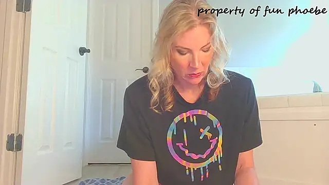 Snapshot of Fun_Phoebe chatting on 21, 4, 2026 Fun Phoebe online show from 21, 4, 2026