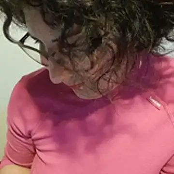 Snapshot of Viola8p chatting on 23, 11, 2025 Viola8p online show from 23, 11, 2025