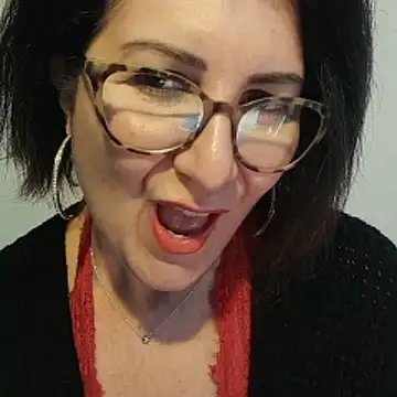 Snapshot of Viola8p chatting on 26, 11, 2025 Viola8p online show from 26, 11, 2025