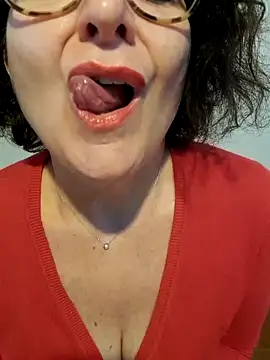 Snapshot of Viola8p chatting on 18, 12, 2025 Viola8p online show from 18, 12, 2025