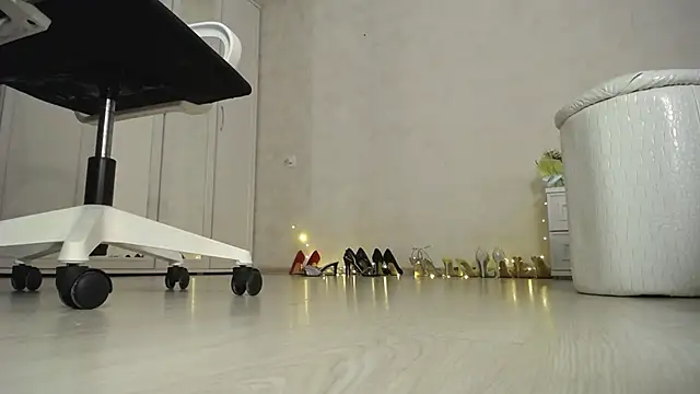 Devil Goddess online show from 15, 1, 2025