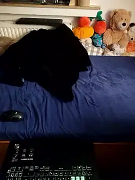 Dennis 2024 online show from 8, 9, 2025