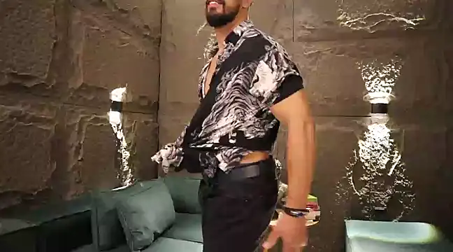 DannSaenz online show from 4, 3, 2025