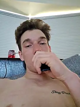 Snapshot of Greekgo123 chatting on 8, 3, 2025 Greekgo123 online show from 8, 3, 2025