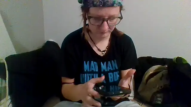 Snapshot of Eluradess chatting on 16, 10, 2025 Eluradess online show from 16, 10, 2025