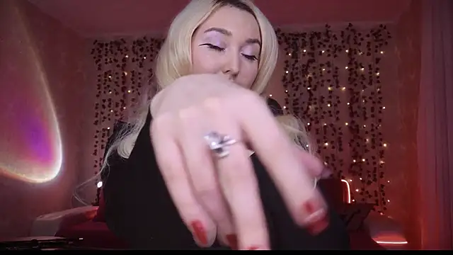 AllisonBlack  online show from 24, 10, 2025