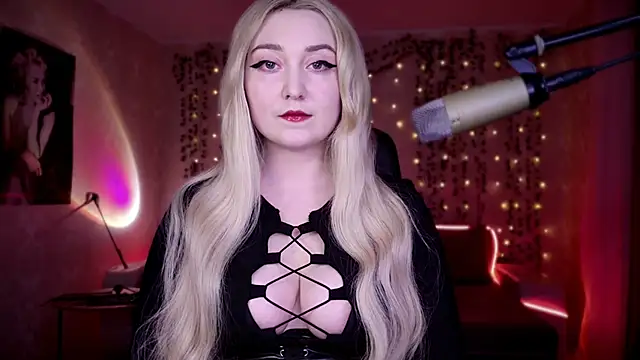 Snapshot of AllisonBlack_ chatting on 20, 4, 2026 AllisonBlack online show from 20, 4, 2026