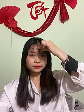 Maeve2k5 online show from 4, 2, 2025