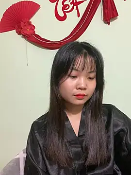 Maeve2k5 online show from 4, 3, 2025