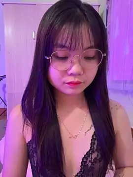 Maeve2k5 online show from 5, 10, 2025