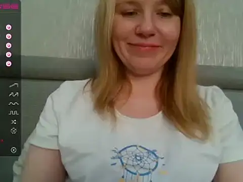 Snapshot of urbadkitty chatting on 4, 12, 2024 urbadkitty online show from 4, 12, 2024