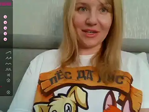 Snapshot of urbadkitty chatting on 12, 12, 2024 urbadkitty online show from 12, 12, 2024