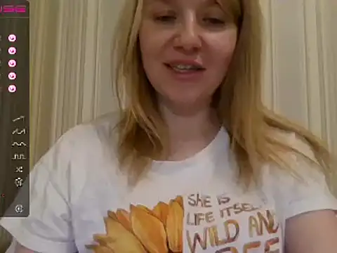 Snapshot of urbadkitty chatting on 13, 12, 2024 urbadkitty online show from 13, 12, 2024