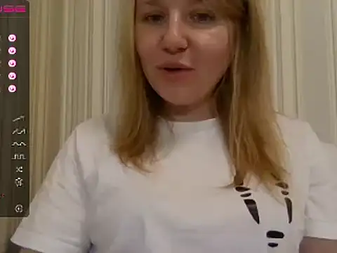 Snapshot of urbadkitty chatting on 24, 12, 2024 urbadkitty online show from 24, 12, 2024