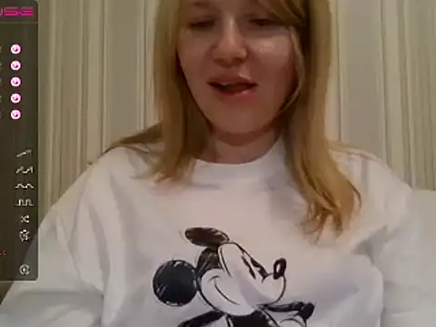 Snapshot of urbadkitty chatting on 4, 1, 2025 urbadkitty online show from 4, 1, 2025