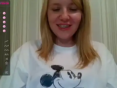 Snapshot of urbadkitty chatting on 24, 1, 2025 urbadkitty online show from 24, 1, 2025