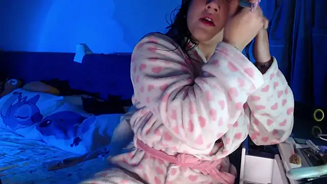 Snapshot of luna_palmerau chatting on 15, 4, 2026 luna palmerau online show from 15, 4, 2026