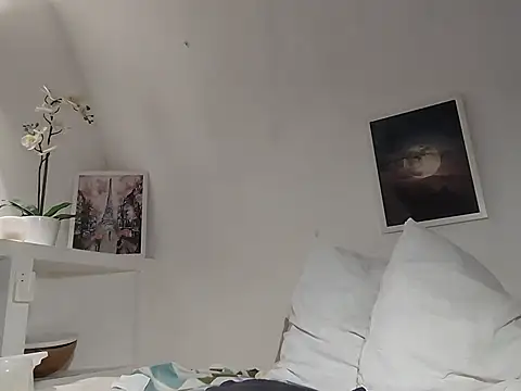 gymyagirlll online show from 10, 4, 2026