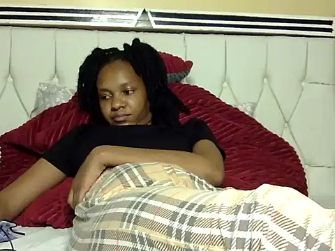 Snapshot of Jay_Vee chatting on 25, 11, 2025 Jay Vee online show from 25, 11, 2025