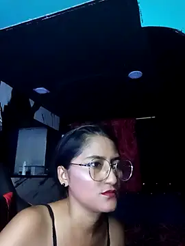 Snapshot of AdelinaMiran90 chatting on 23, 10, 2025 AdelinaMiran90 online show from 23, 10, 2025