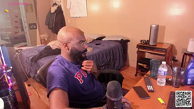 Snapshot of MrChuckDailyXXX chatting on 7, 12, 2024 MrChuckDailyXXX online show from 7, 12, 2024