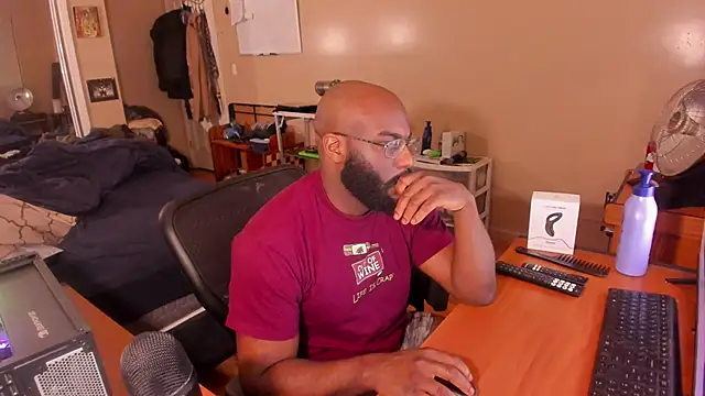 Snapshot of MrChuckDailyXXX chatting on 6, 1, 2025 MrChuckDailyXXX online show from 6, 1, 2025