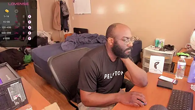 Snapshot of MrChuckDailyXXX chatting on 21, 3, 2025 MrChuckDailyXXX online show from 21, 3, 2025