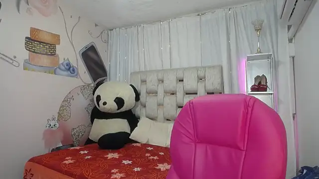 EMMA SWEETT1 online show from 30, 11, 2025