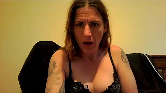 Snapshot of Steff8u chatting on 3, 12, 2025 Steff8u online show from 3, 12, 2025