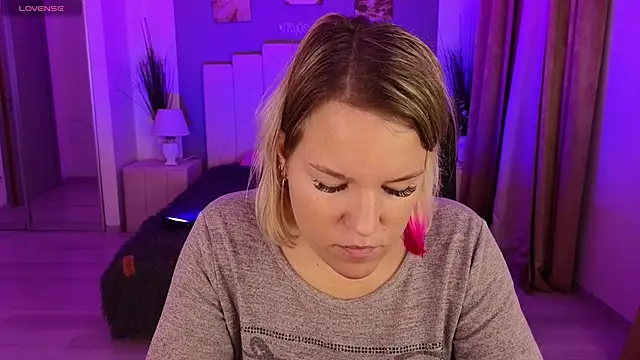 EVAshinyGIRL online show from 26, 12, 2024