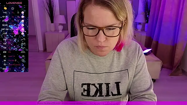 EVAshinyGIRL online show from 5, 1, 2025