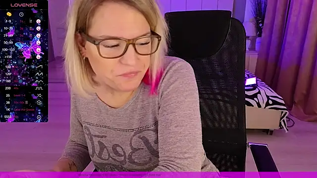 EVAshinyGIRL online show from 7, 1, 2025