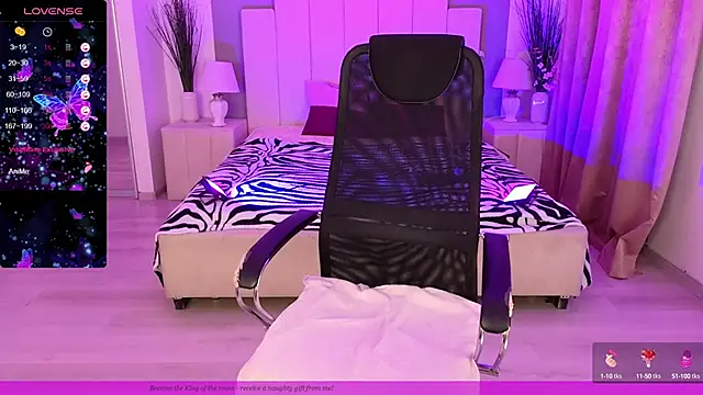 EVAshinyGIRL online show from 9, 1, 2025