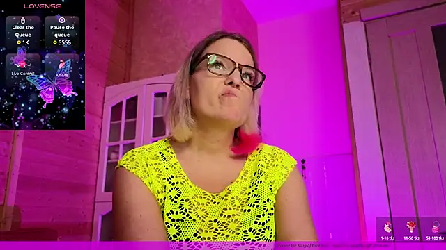 EVAshinyGIRL online show from 6, 3, 2025