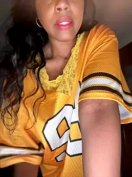 Snapshot of Blazerina chatting on 2, 10, 2025 Blazerina online show from 2, 10, 2025