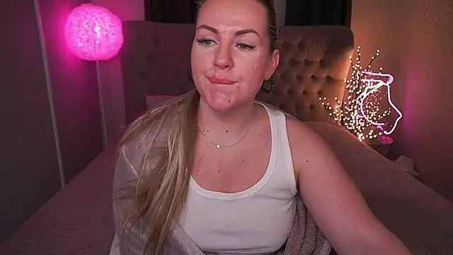 KiraCandyS online show from 22, 2, 2025