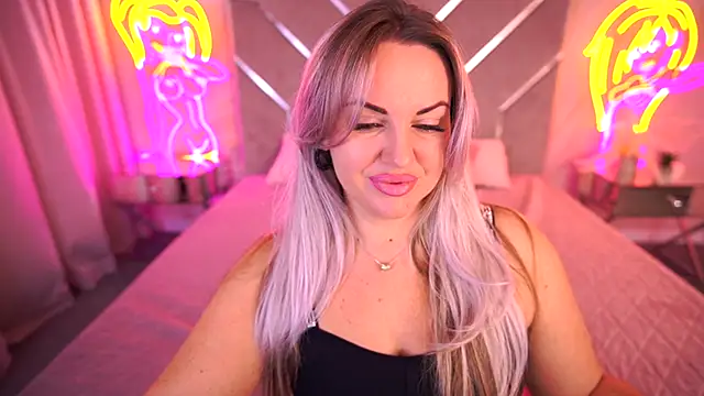 KiraCandyS online show from 7, 11, 2025