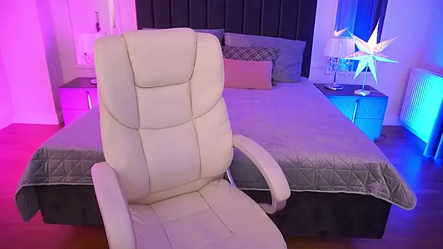 KiraCandyS online show from 13, 12, 2025