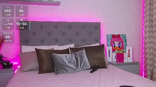 Born to Blow online show from 8, 11, 2025