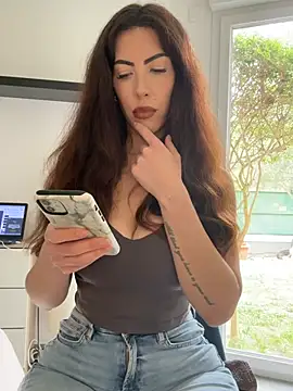 Eyline online show from 12, 4, 2026